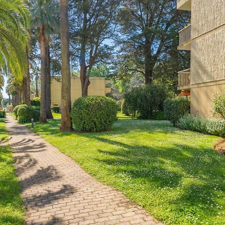 Spacious Apartment At A 5 Min Walk From The Beach Антиб Экстерьер фото